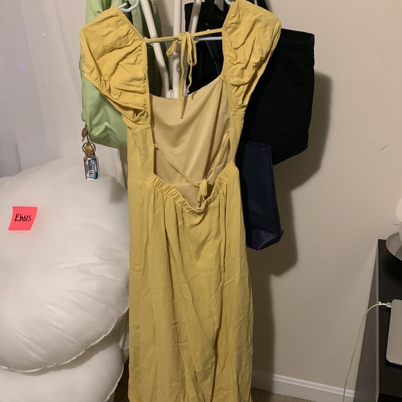Cute yellow dress only worn once for Christmas. Needs new home :) - Picture 3 of 3
